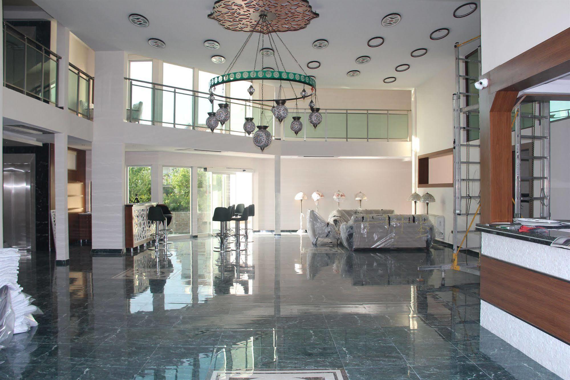 Malahit Exclusive Otel 2*